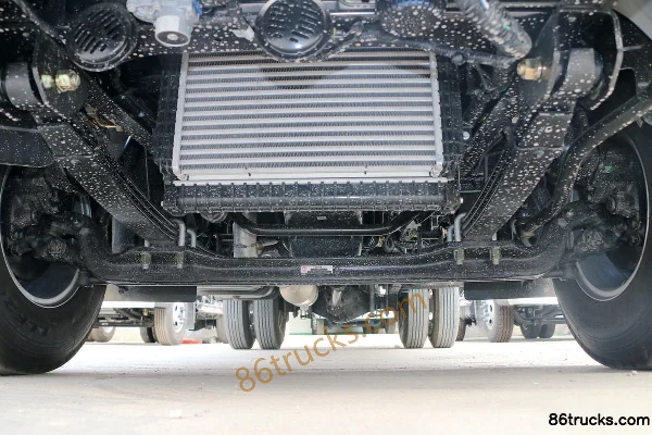 Foton Aoling TS 110 hp 4X2(6 wheels) 3.83m semi-row flatbed light truck Chassis (1) | 86Trucks