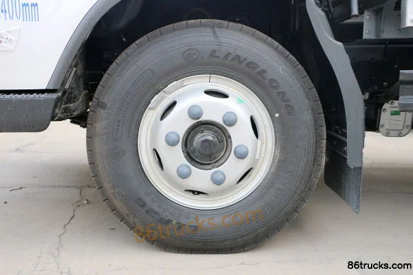 Foton Aoling New Jieyun 156hp 4X2(6 wheels) 4.18m single-row flatbed light truck Chassis (3) | 86Trucks