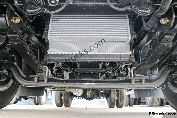 Foton Aoling New Jieyun 156hp 4X2(6 wheels) 4.18m single-row flatbed light truck Chassis (1) | 86Trucks