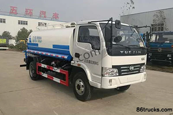 Huatong Huatong Yuejin chassis water sprinkler truck