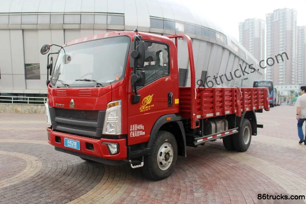 Sinotruk HOWO Tongshuai Heavy Load Edition 160 hp 4X2(6 wheels) 4.165m Single Row Flatbed Light Truck Exterior (3) | 86Trucks