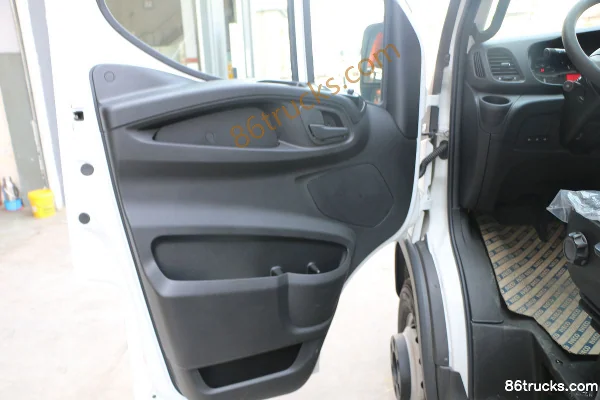 IVECO New DAILY 170hp single-row enclosed van (70C17H V) Cab (1) | 86Trucks