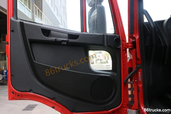 IVECO Eurocargo series heavy truck 299 hp 4X2(6 wheels) double-row cargo truck chassis Cab (1) | 86Trucks