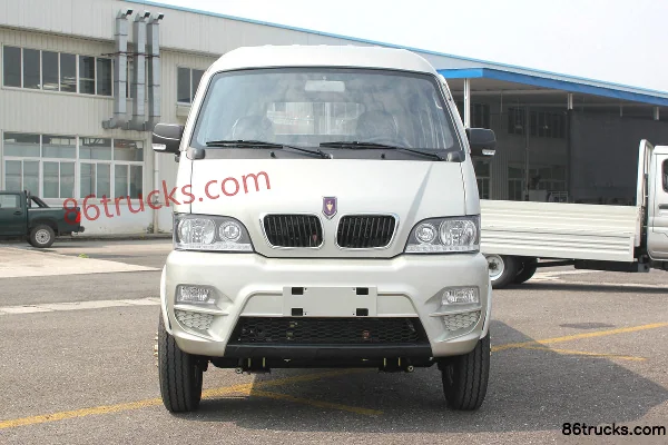 Jinbei Western Cowboy 1.3L 88hp 4X2(6 wheels) Gasoline 2.6m Double Row Flatbed Mini Truck Exterior