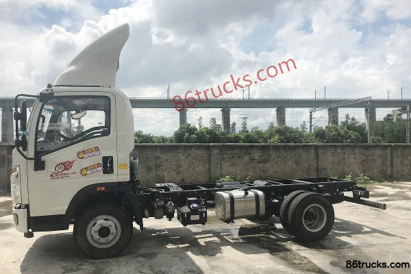Sinotruk HOWO Tongshuai 160 ch 4X2(6 roues) camion léger à plateau avec cabine simple 4,165 m Extérieur (3) | 86Trucks