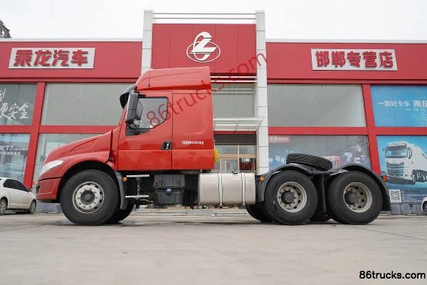 Dongfeng Liuqi Chenglong T5 Heavy Truck 375 hp 6X4(10 wheels) Long-nose Tractor Truck Exterior (3) | 86Trucks
