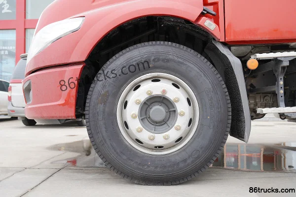 Dongfeng Liuqi Chenglong T5 Heavy Truck 375 hp 6X4(10 wheels) Long-nose Tractor Truck Chassis (2) | 86Trucks