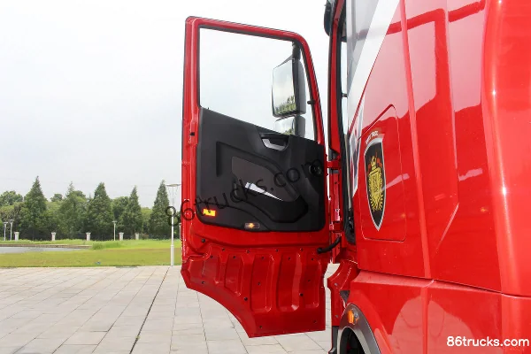 SANY Truck Zhuhong Edition 460hp 6X4(10 wheels) tractor truck Cab (1) | 86Trucks