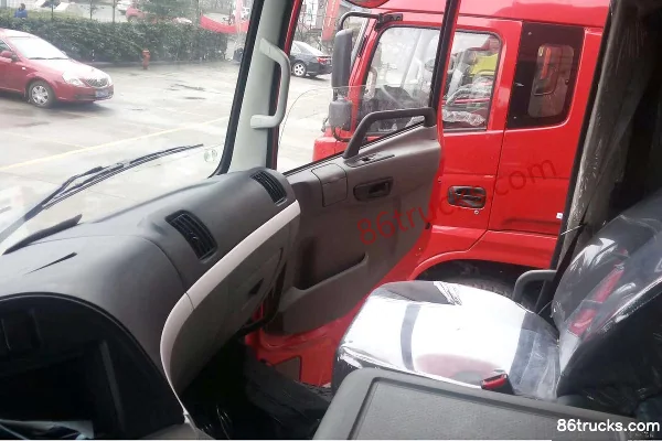 Dongfeng Special Chassis Series 340 hp 8X4(12 wheels) 9.6m flatbed cargo truck Cab (1) | 86Trucks