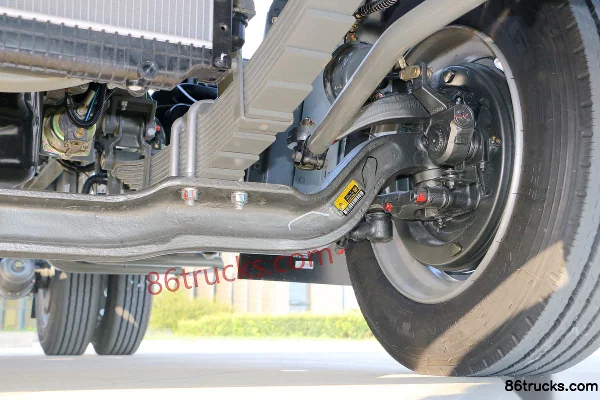 Sinotruk Haohan J5G camion moyen version légère 160 ch 4X2(6 roues) tracteur routier Châssis (3) | 86Trucks