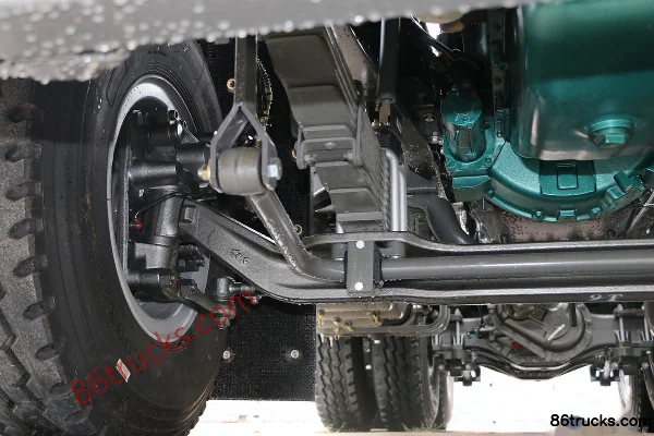 Sinotruk HOWO Heavy Truck 380hp 6X4(10 wheels) Tractor Truck (16-Speed) Chassis (2) | 86Trucks