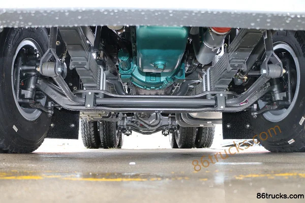 Sinotruk HOWO Heavy Truck 380hp 6X4(10 wheels) Tractor Truck (16-Speed) Chassis (1) | 86Trucks