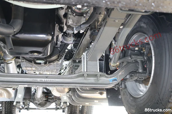 Sinotruk HOWO T5G Heavy Truck 350 hp 4X2(6 wheels) Tractor Truck Chassis (3) | 86Trucks