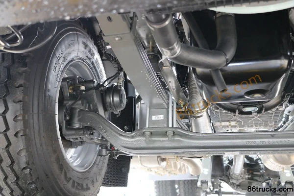 Sinotruk HOWO T5G Heavy Truck 350 hp 4X2(6 wheels) Tractor Truck Chassis (2) | 86Trucks