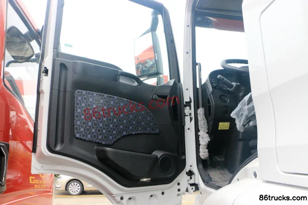 Sinotruk Sitrak SITRAK C7H camion lourd 440 ch 6X4(10 roues) tracteur routier pour matières dangereuses Cabine (1) | 86Trucks