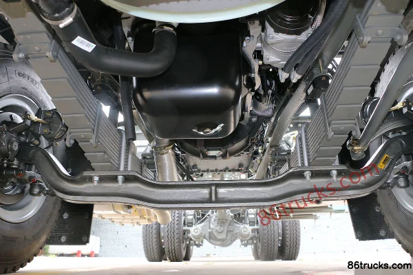 Sinotruk HOWO T5G Heavy Truck 340hp 6X4(10 wheels) Cargo Truck Chassis (1) | 86Trucks