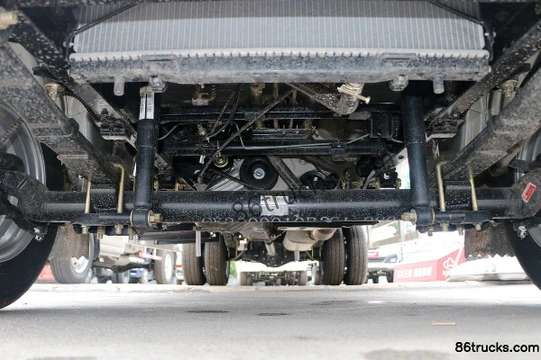 Changan Kuayue Wang X5 1.5L 112 hp 4X2(6 wheels) 3.35m Refrigerated Truck Chassis (1) | 86Trucks