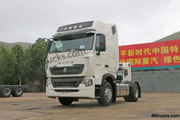 Sinotruk HOWO T7H Heavy Truck 400 hp 4X2(6 wheels) Dangerous Goods Tractor Truck Exterior (3) | 86Trucks