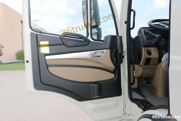 Sinotruk Hohan J5G Heavy Truck 310 hp 6X2(8 wheels) Center-axle Car Carrier Chassis Cab (1) | 86Trucks