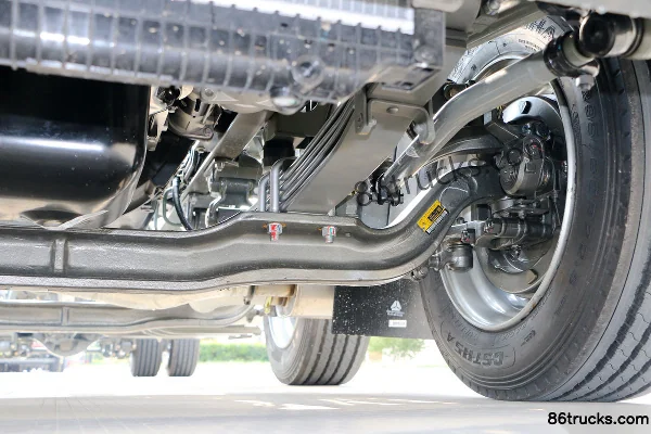 Sinotruk Hohan J5G Heavy Truck 310 hp 6X2(8 wheels) Center-axle Car Carrier Chassis (3) | 86Trucks