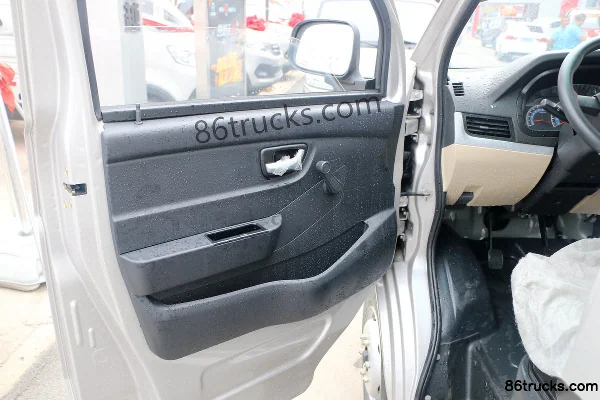 Changan Kuayue King X5 PLUS Comfort Edition 88hp 4X2(6 wheels) 3.59m Single-row Van Light Truck Cab (1) | 86Trucks