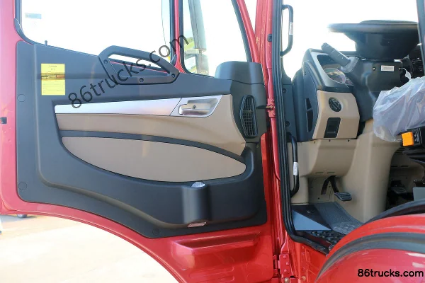 Sinotruk Hohan J5G Heavy Truck 280 hp 8X2(10 wheels) Dangerous Goods Cargo Truck Chassis Cab (1) | 86Trucks