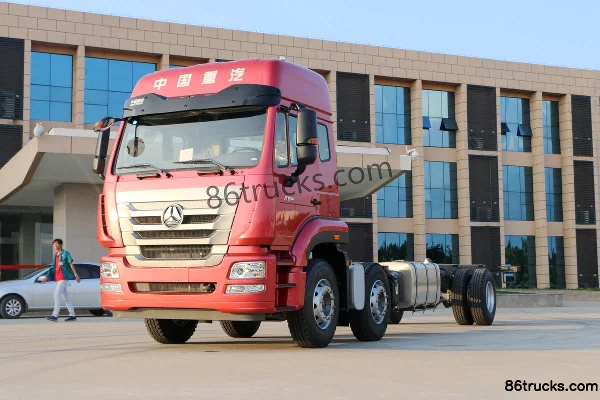 Sinotruk Hohan J7B Heavy Truck 340 hp 6X2(8 wheels) 9.6m Flatbed Cargo Truck Exterior (3) | 86Trucks