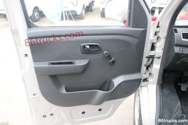 Changan Kuayue Xinbao T3 Comfort Edition 1.2L Gasoline 91hp 4X2(6 wheels) 3.04m Single Row Van Mini Truck (China VI) Cab (1) | 86Trucks