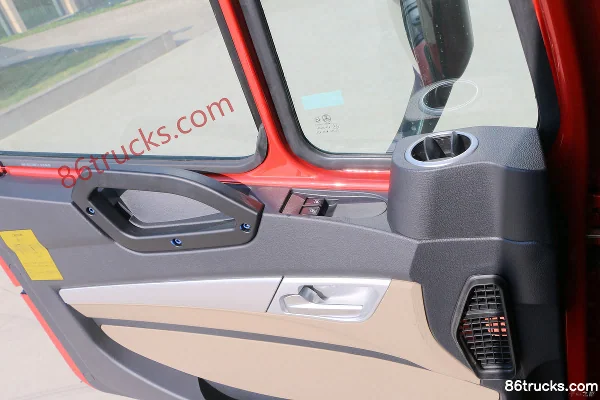 Sinotruk Hohan J7B 340 hp 6X4(10 wheels) dump truck chassis Cab (2) | 86Trucks