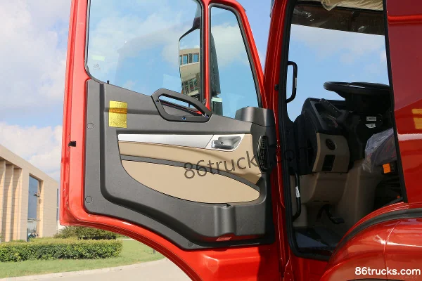 Sinotruk Hohan J7B 340 hp 6X4(10 wheels) dump truck chassis Cab (1) | 86Trucks