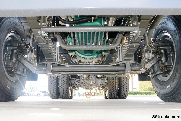 Sinotruk Hohan J7B 340 hp 6X4(10 wheels) dump truck chassis (2) | 86Trucks