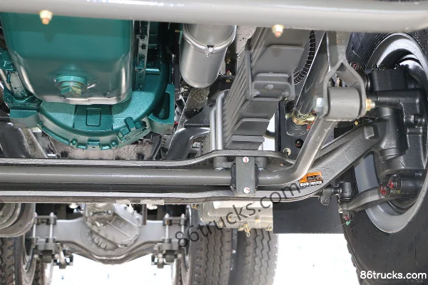 Sinotruk HOWO Heavy Truck 380 hp 6X4(10 wheels) Tractor Truck Chassis (3) | 86Trucks