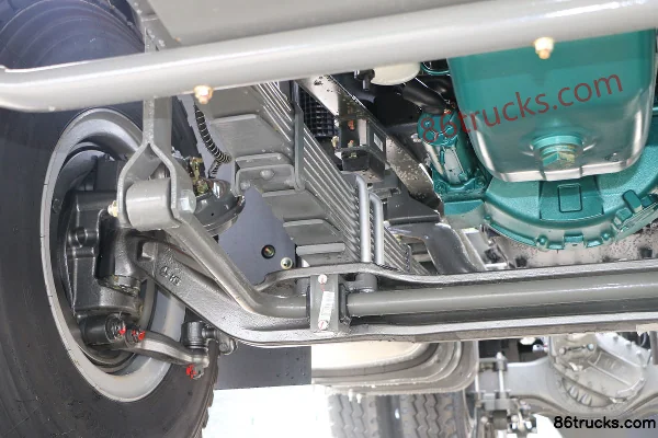 Sinotruk HOWO Heavy Truck 380 hp 6X4(10 wheels) Tractor Truck Chassis (2) | 86Trucks