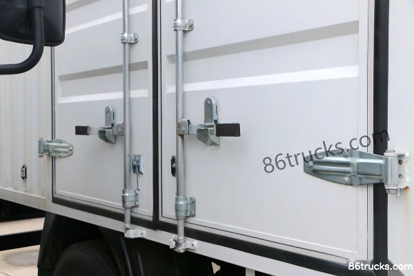 Kairui Green Card version urbaine lourde de base 129 ch 4X2(6 roues) camion porteur fourgon 4,15 m cabine simple (moyenne) Carrosserie (1)