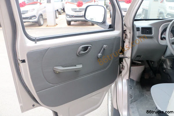 Changan Kuayue Xinbao MINI 1.0L 68hp 4X2(6 wheels) 3.05m Single Row Flatbed Mini Truck Cab (1) | 86Trucks