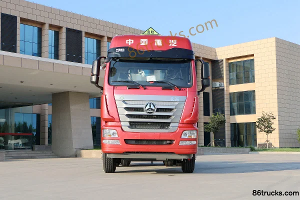 Sinotruk Hohan J7G Heavy Truck 430 hp 6X4(10 wheels) LNG Hazardous Materials Tractor Truck Exterior (2) | 86Trucks