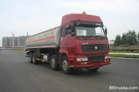 Sinotruk Jinan Sinotruk (Luye) Sinotruk Chassis fuel tanker truck