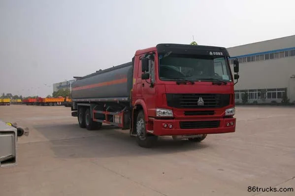 Sinotruk Haoyun 300hp 6X4(10 wheels) Oil Transport Truck (Chufei Brand) Exterior