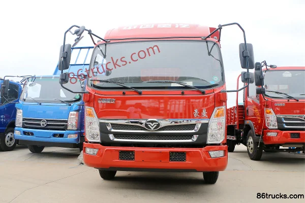 Sinotruk HOWO MAN H3 156hp 4X2(6 wheels) 4.2m Single Row Stake Light Truck Exterior (2) | 86Trucks