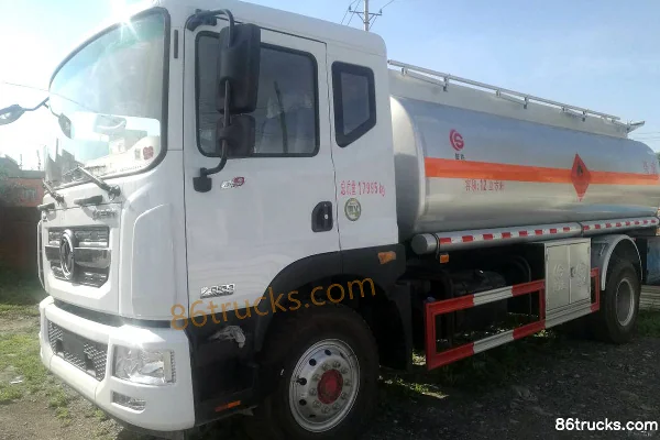 Dongfeng Dongfeng D9 medium-duty truck fuel tanker truck