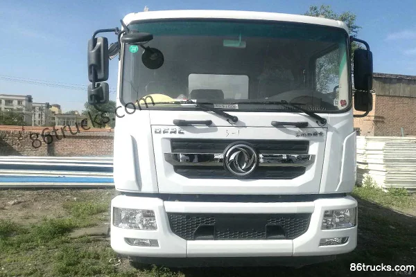 Dongfeng Duolika D9 180 hp 4X2(6 wheels) Fuel Tanker Truck (Chusheng Brand) Exterior