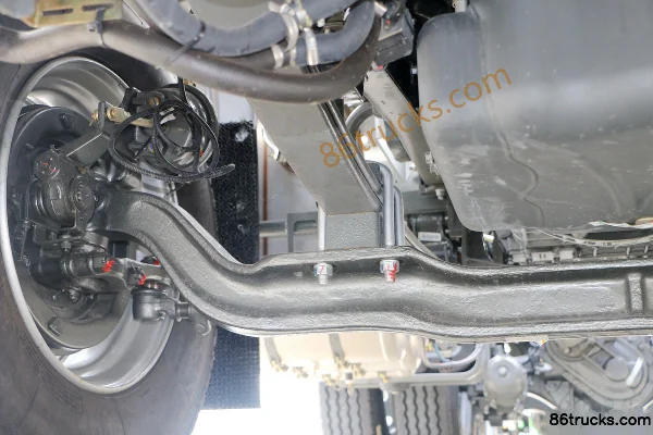Sinotruk Hohan N6G Heavy Truck 400 hp 6X4(10 wheels) Tractor Truck Chassis (2) | 86Trucks
