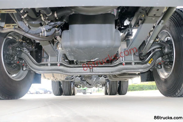 Sinotruk Hohan N6G Heavy Truck 400 hp 6X4(10 wheels) Tractor Truck Chassis (1) | 86Trucks