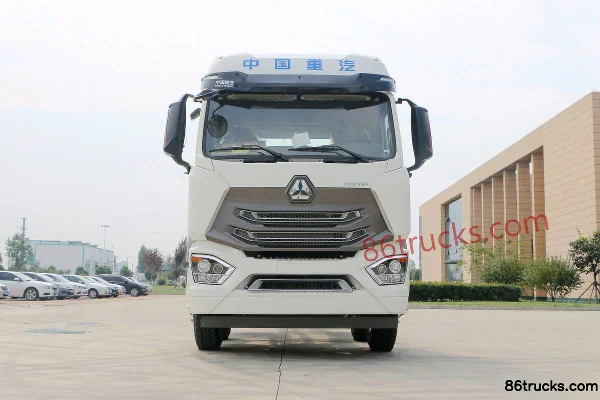 Sinotruk Hohan N5G heavy truck 340hp 8X4(12 wheels) 9.5m van cargo truck Exterior (2) | 86Trucks