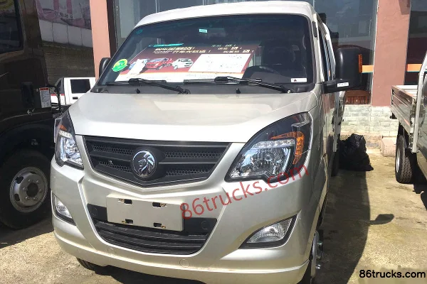Sinotruk Wangpai W1 1.5L 102hp 4X2(6 wheels) Gasoline 2.6m Double Row Flatbed Mini Truck Exterior (2) | 86Trucks