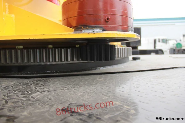 Senyuan Heavy Industry 8 Ton Dongfanghong Chassis Crane Truck (Yunnei Power) (1) | 86Trucks