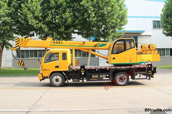 Senyuan Heavy Industry 8 Ton Dongfanghong Chassis Crane Truck Exterior (3) | 86Trucks
