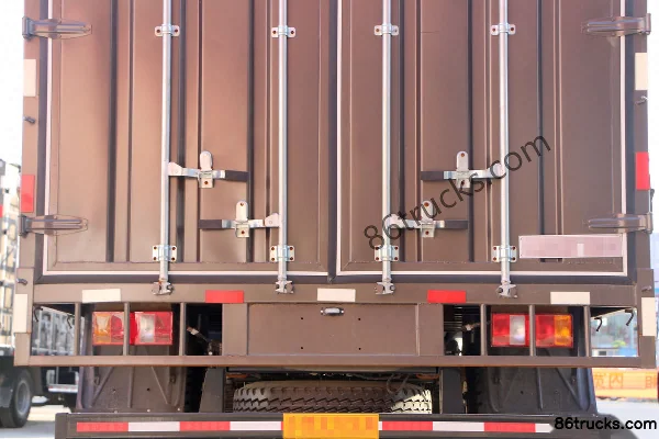 Sinotruk HOWO Hanjiang Logistics Edition 129 hp 4X2(6 wheels) 4.15m Single Row Stake Truck Body (2) | 86Trucks