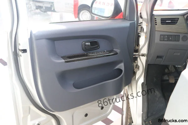 Jinbei T30 Modèle 2018 Confort 1,3 L 82 ch 4X2(6 roues) Essence 2,95 m Camion plateau simple cabine (1) | 86Trucks