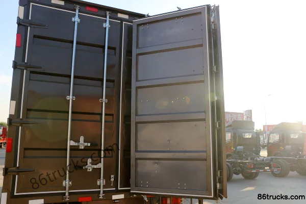 Sinotruk HOWO Hanwo 170hp 4X2(6 wheels) 4.15m Single Row Van Light Truck Body (1) | 86Trucks